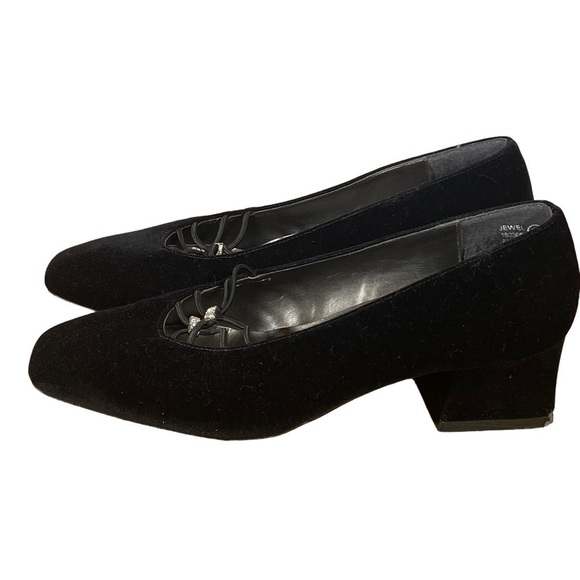 Jasmin  New York women's size 7M Black velvet square toe low block heel pumps - Picture 2 of 10